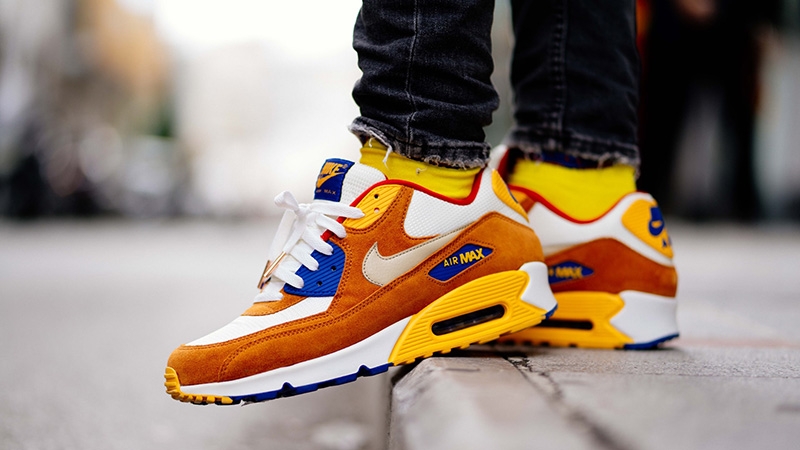 kids nike air max sneakers