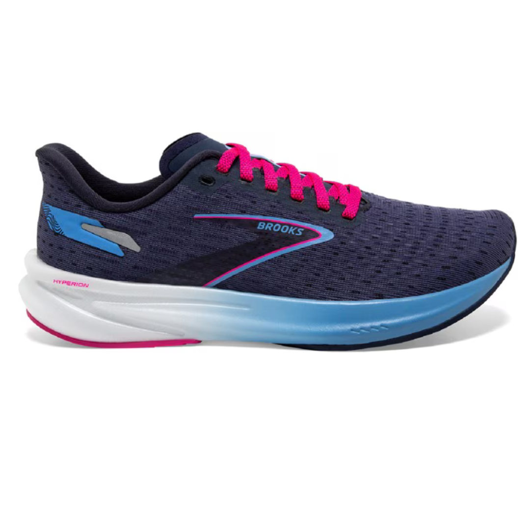 A single navy and pink running shoe with white and light blue sole.