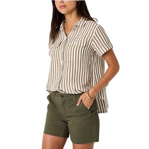 Olive green 5\“ mid-rise chino shorts with side and back pockets, offering a relaxed fit and casual style.