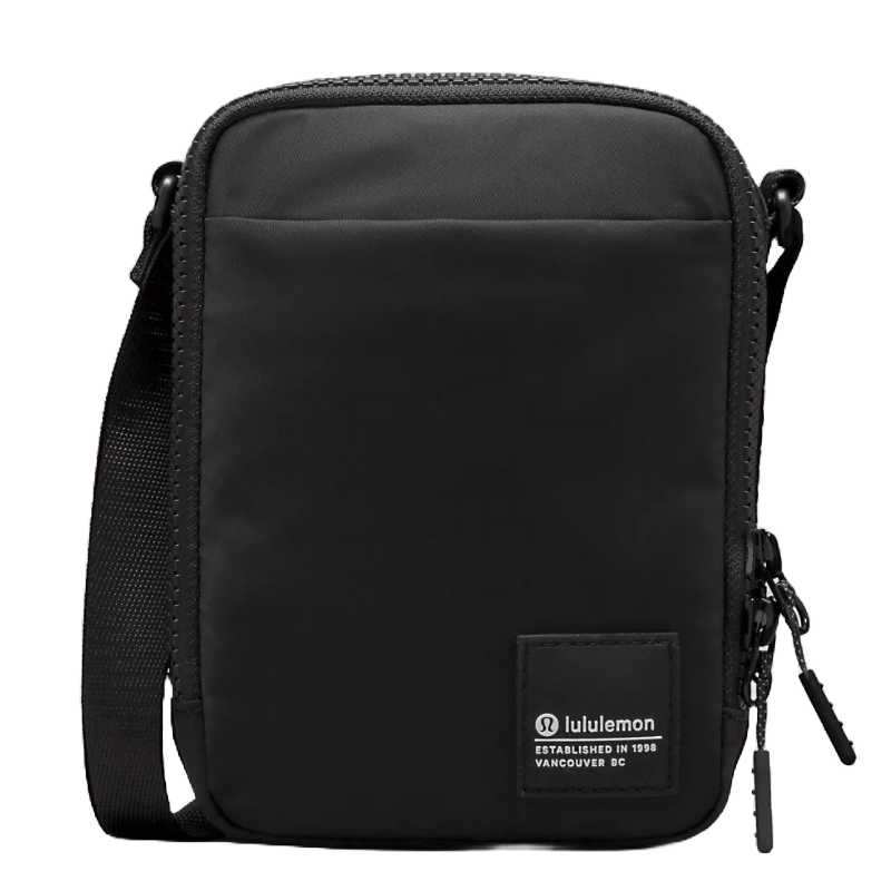 Lululemon ブラック ショルダーバッグ lululemon Crossbody $29 Shipped at Brad's Deals
