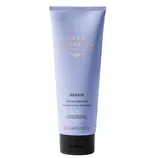 Grow Gorgeous Repair Rescue Shampoo is designed to restore and strengthen hair, offering suppleness and revitalization. The bottle contains 250 ml (8.4 US fl oz).