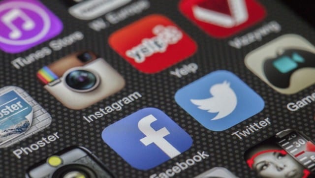 The Best Time and Money-Saving Apps for Holiday Shoppers