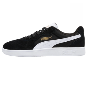 Black Puma sneakers with white sole and the brand's logo on the side.