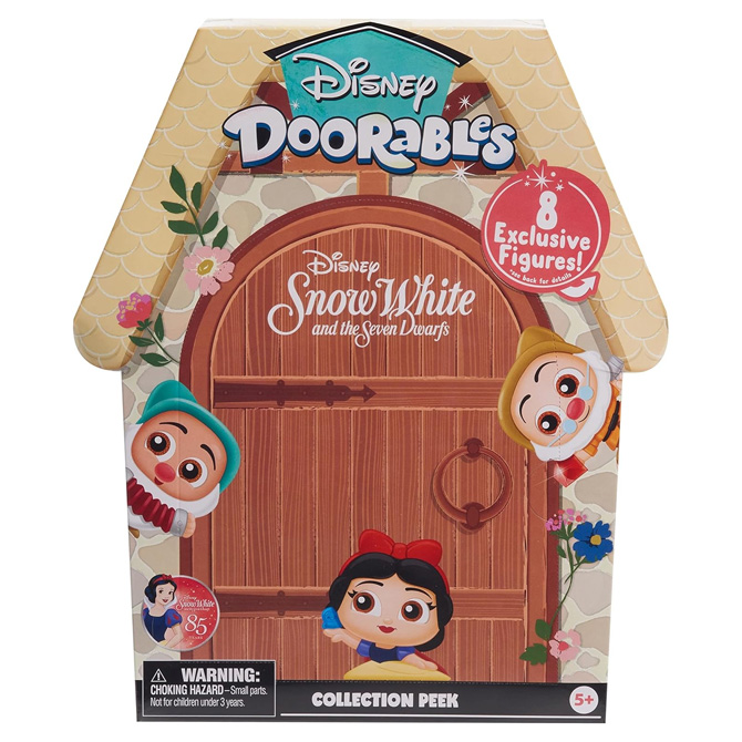 This is a Disney Doorables playset themed around \“Snow White and the Seven Dwarfs,\“ featuring eight exclusive miniature figures with a collectible house-shaped package.