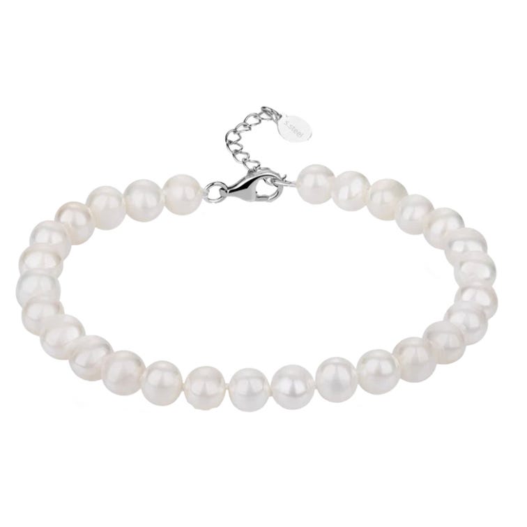 A pearl bracelet with an adjustable chain and lobster clasp, featuring uniformly sized white pearls.