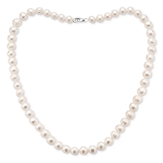 18\“ freshwater pearl necklace with a single strand of white pearls and a silver clasp.
