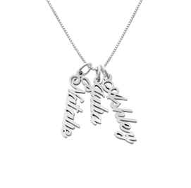 A silver necklace features three pendants with names \“Natalie,\“ \“Julia,\“ and \“Ashley\“ in cursive script.