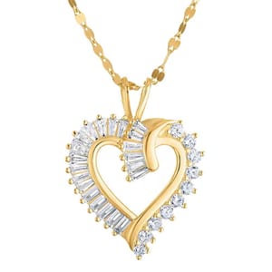 A heart-shaped pendant with alternating gold and diamond patterns hangs from a textured gold chain.