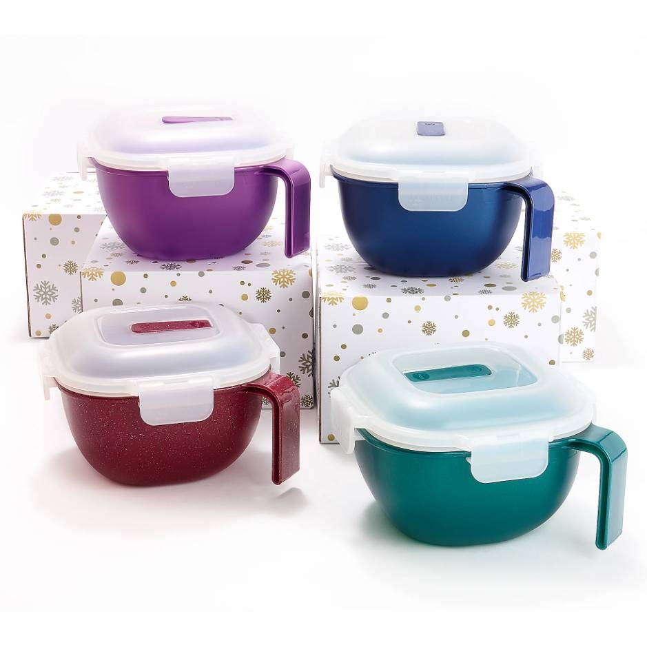Four lidded cook mugs in different colors—purple, blue, red, and green—are displayed, each with a handle and a vented lid for cooking.