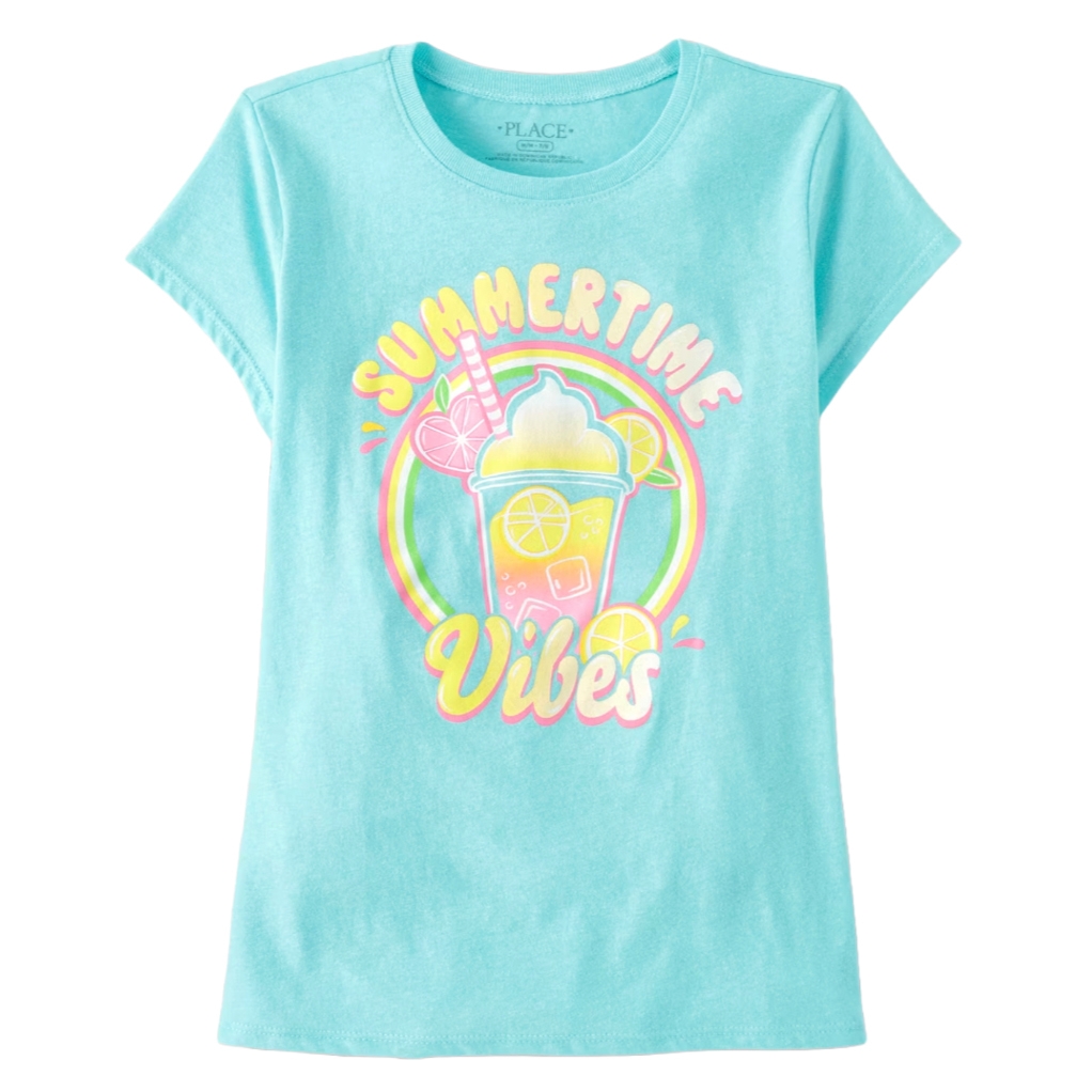 A light blue T-shirt with \“Summertime Vibes\“ printed on it, featuring a colorful drink with lemon slices and a straw.