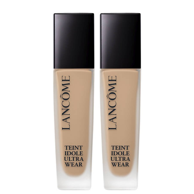 Lancôme Teint Idole Ultra Wear Foundation Duo features two bottles of long-lasting liquid foundation with a matte finish, designed for full coverage.