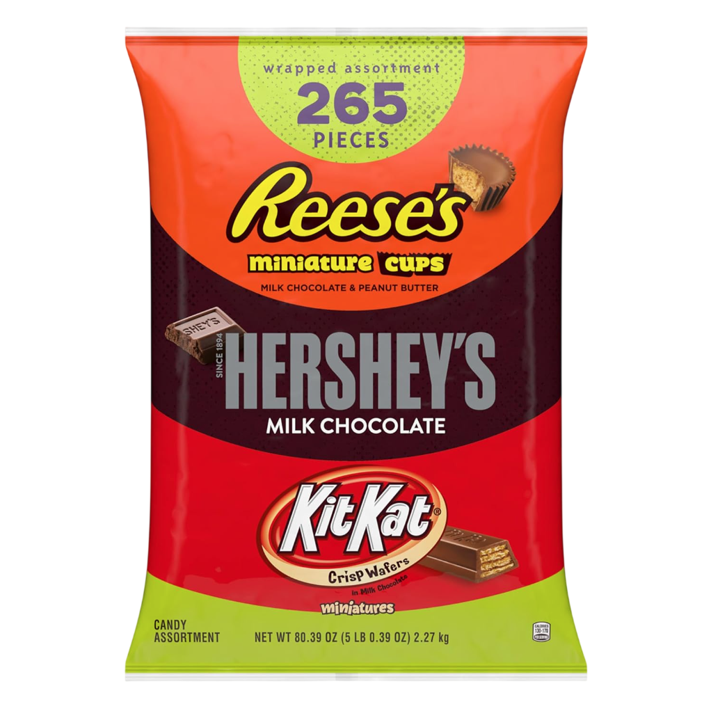 Assorted candy bag containing 265 pieces of Reese's Miniature Cups, Hershey's Milk Chocolate, and Kit Kat Miniatures, net weight 80.39 oz (5 lb 0.39 oz) 2.27 kg.