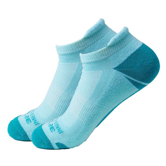 32 Degrees ankle running socks in light blue are designed for comfort with a snug fit that includes darker blue accents on the toe and heel.