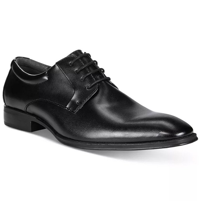 Black leather dress shoe with closed lacing, featuring a sleek design and a low heel.