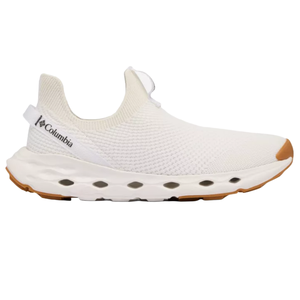 White slip-on sneaker with a knit upper and gum sole, branded with \“Columbia\“.