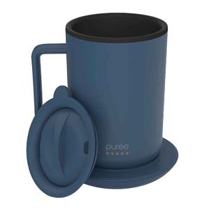Blue insulated mug with a lid and handle, featuring the brand name \“purée\“ on the side.