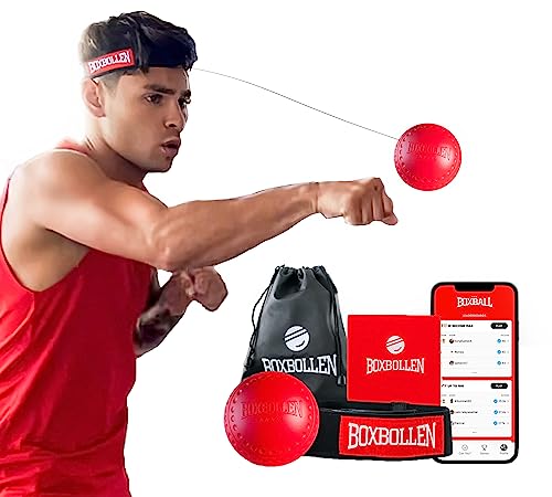 A person wearing a Boxbollen headband punches a red ball attached by an elastic cord. The set includes the headband, two red balls, a storage bag, and a smartphone displaying the Boxbollen app.