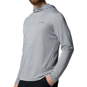 Men's Columbia long-sleeve hooded shirt in light gray with logo on the chest, designed for outdoor activities.