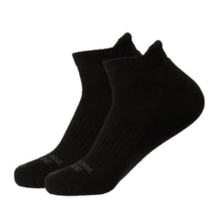 Black 32 Degrees ankle running socks featuring a ribbed design with reinforced toes and heels for comfort and durability. These low-cut socks offer a snug fit ideal for athletic activities.