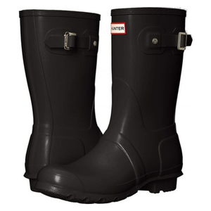 Black rubber mid-calf boots with adjustable side straps and the \“HUNTER\“ logo on the front.