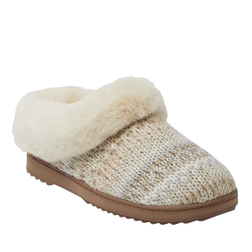 Cozy slipper with a faux fur lining, knitted texture in beige tones, and a durable rubber sole.